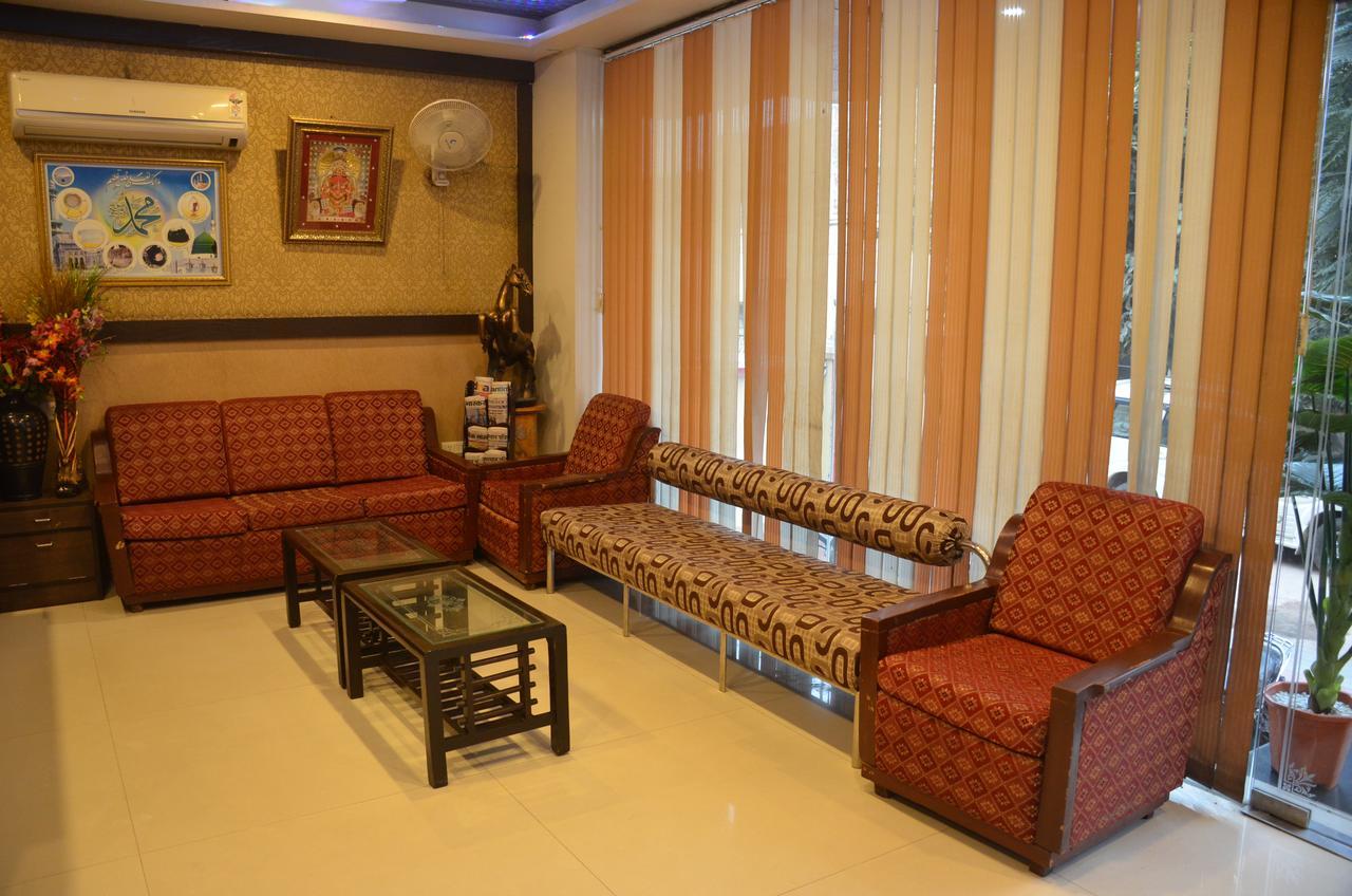 Hotel Jinendra Palace Jaipur Exteriör bild